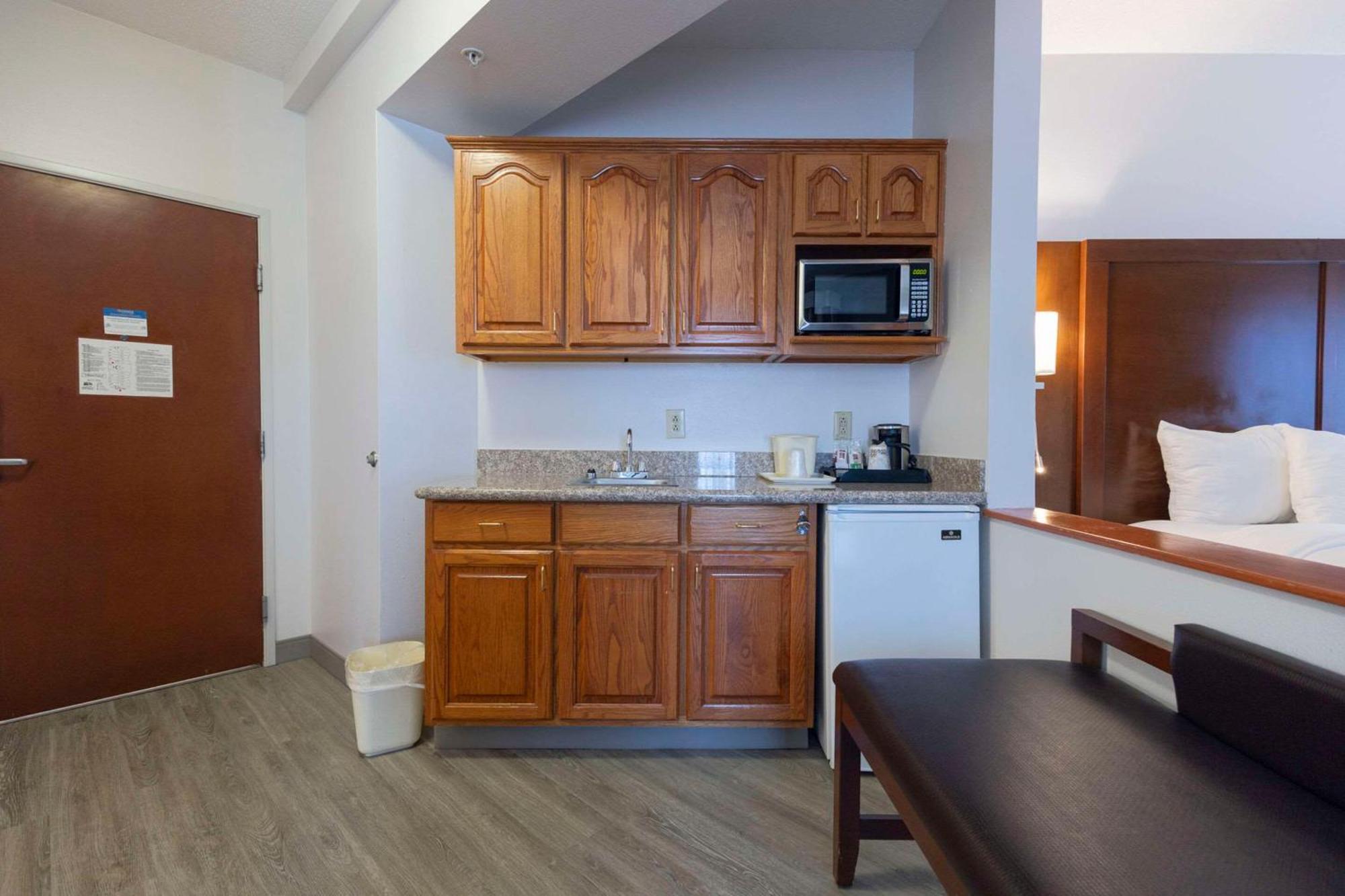 Comfort Suites Спрингфилд Экстерьер фото